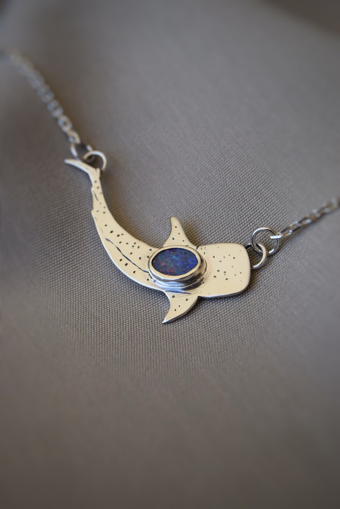 Collier requin baleine eaupale (6)
